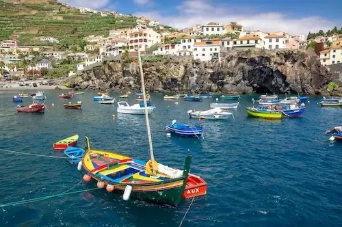 Fischerboote in Câmara de Lobos