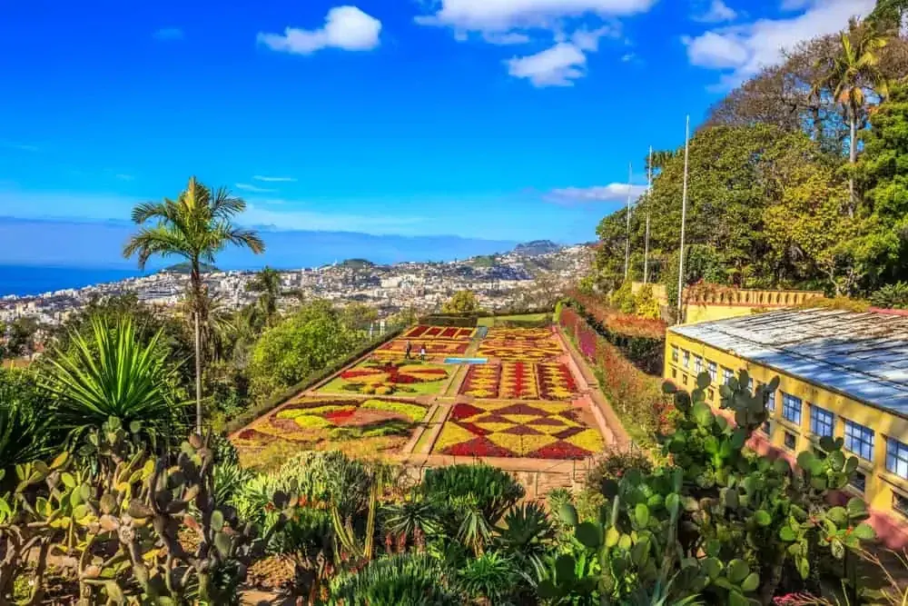 Terrassen des Botanischen Gartens mit Blick über Funchal