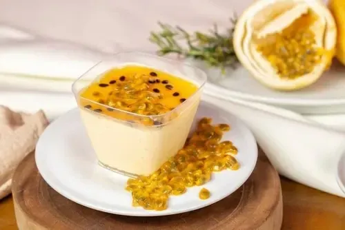 Dessert mit Passionsfrucht