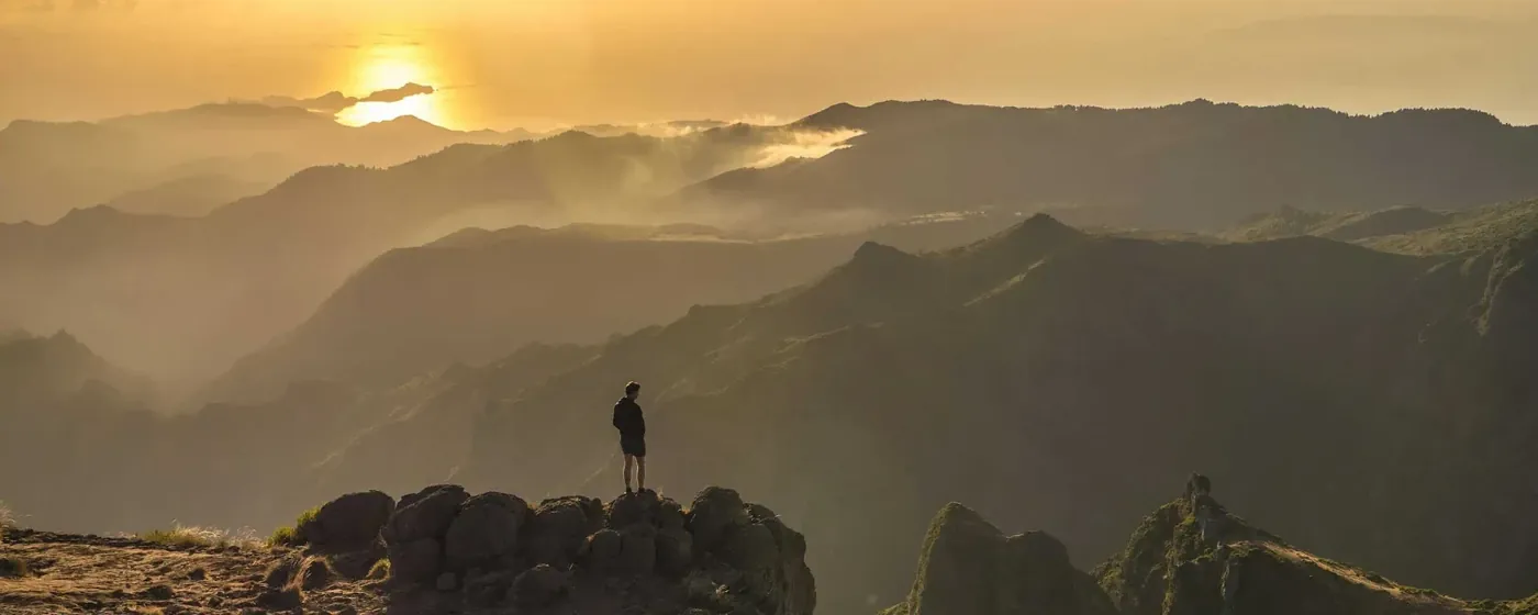 Wanderer in den Bergen von Madeira