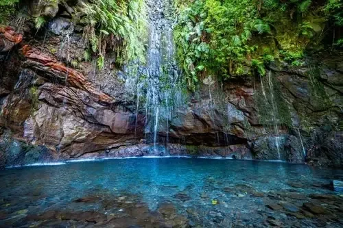 Wasserfall der 25 Fontes im Rabaçal-Tal auf Madeira